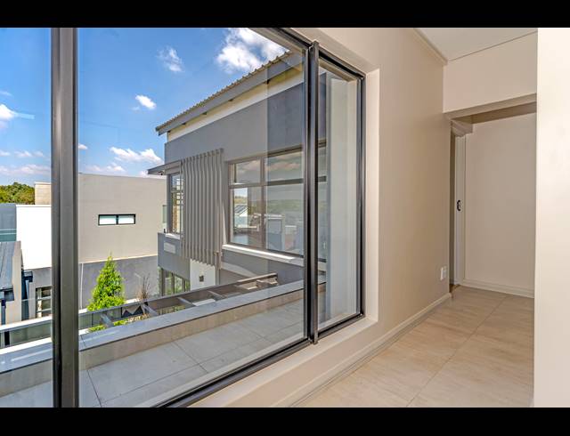 3 BEDROOM FREEHOLD FOR SALE IN OLIFANTSFONTEIN